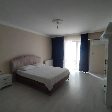 Pirlanta Apartment